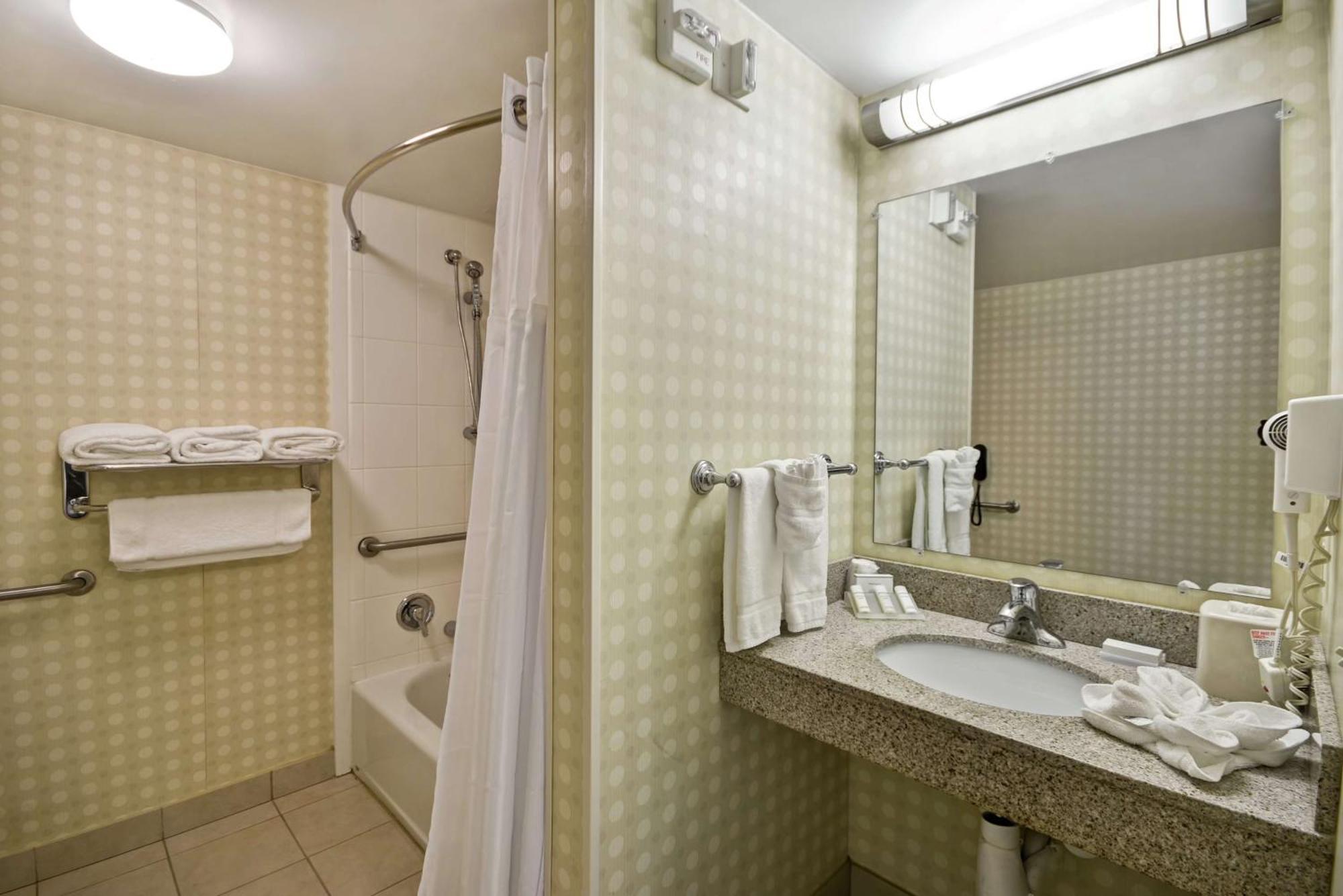 Hilton Garden Inn Riverhead Exterior foto