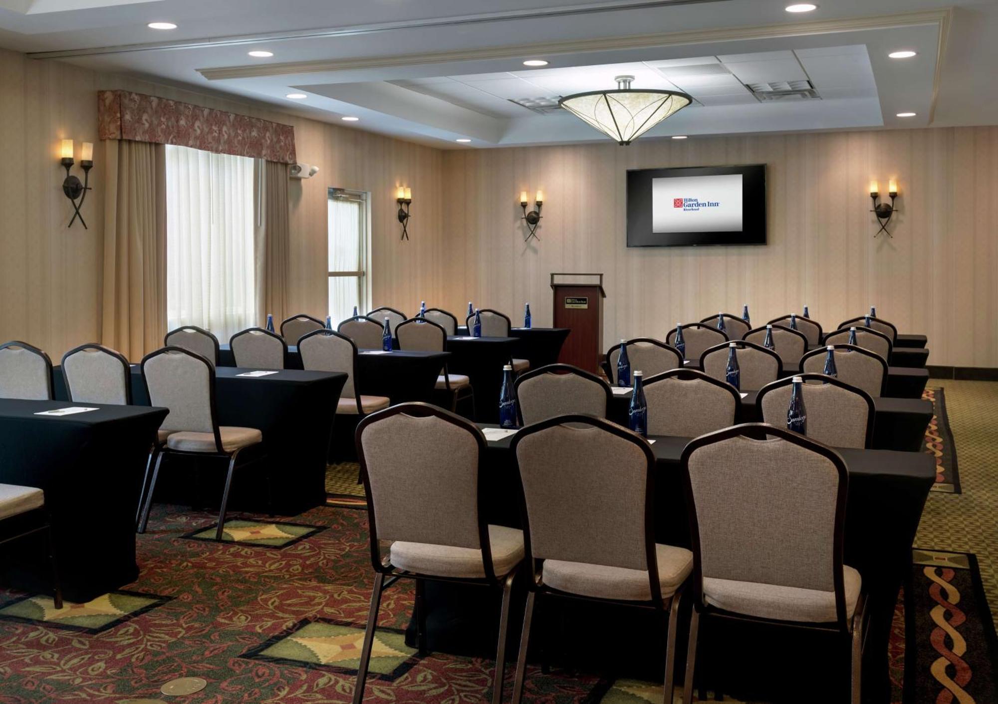 Hilton Garden Inn Riverhead Exterior foto