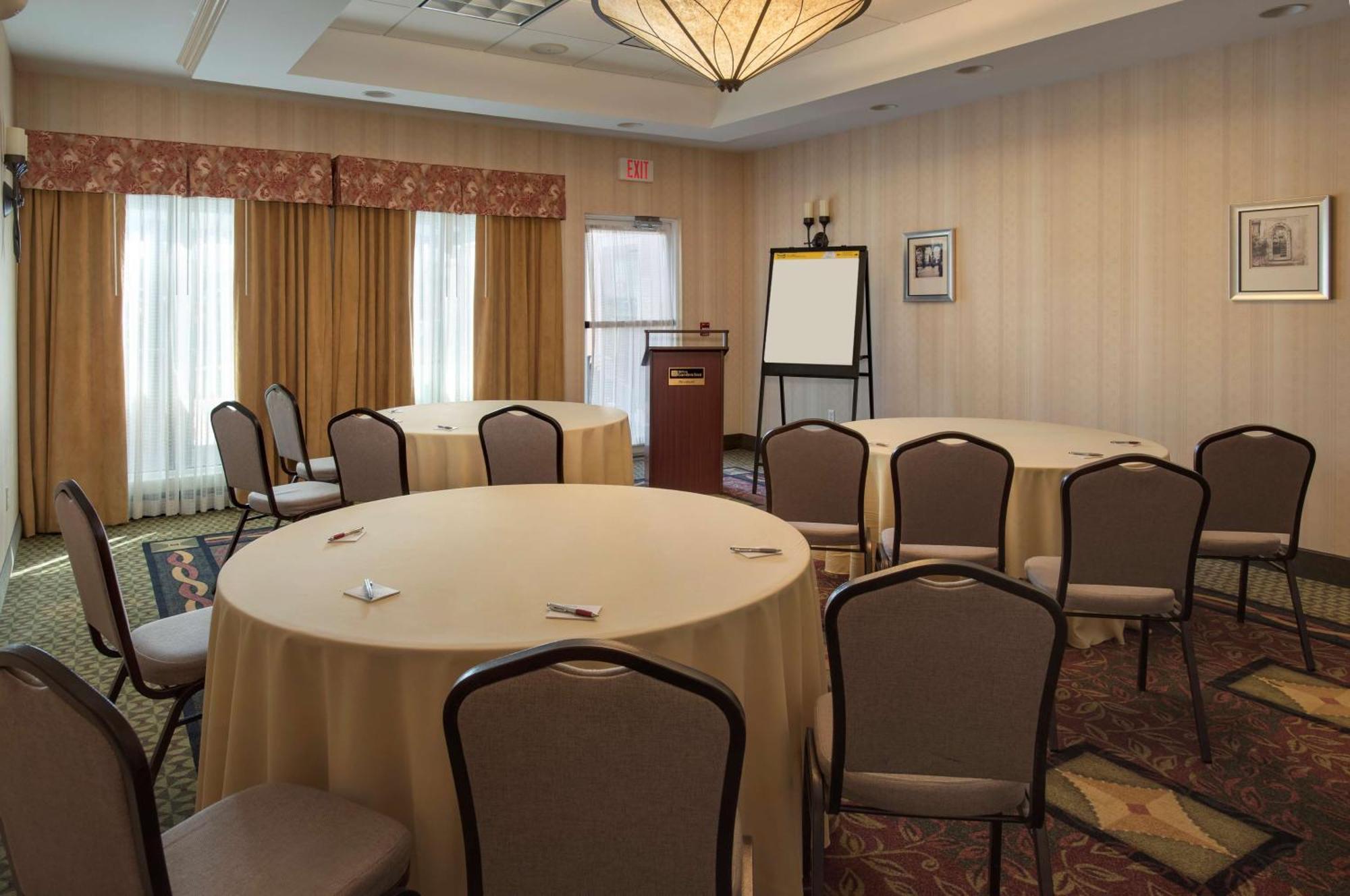 Hilton Garden Inn Riverhead Exterior foto