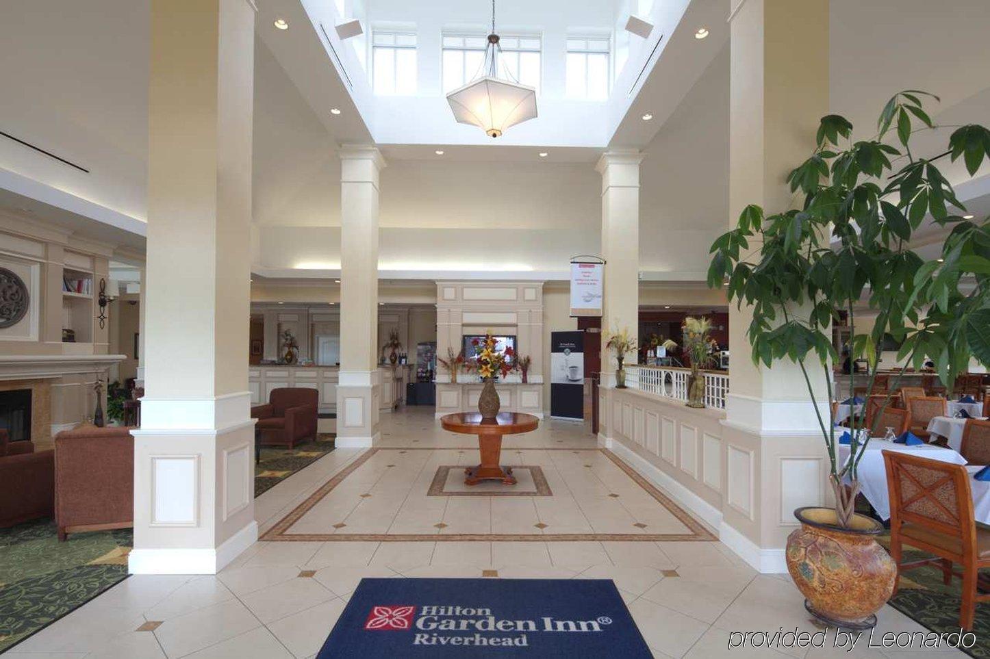 Hilton Garden Inn Riverhead Exterior foto