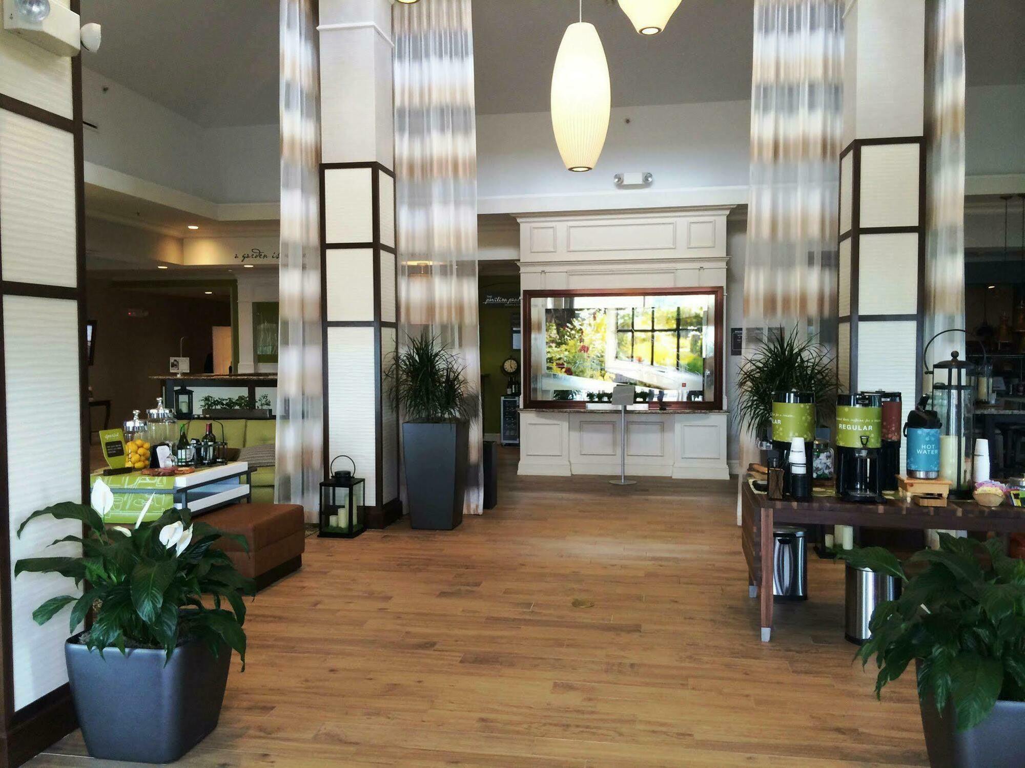 Hilton Garden Inn Riverhead Exterior foto